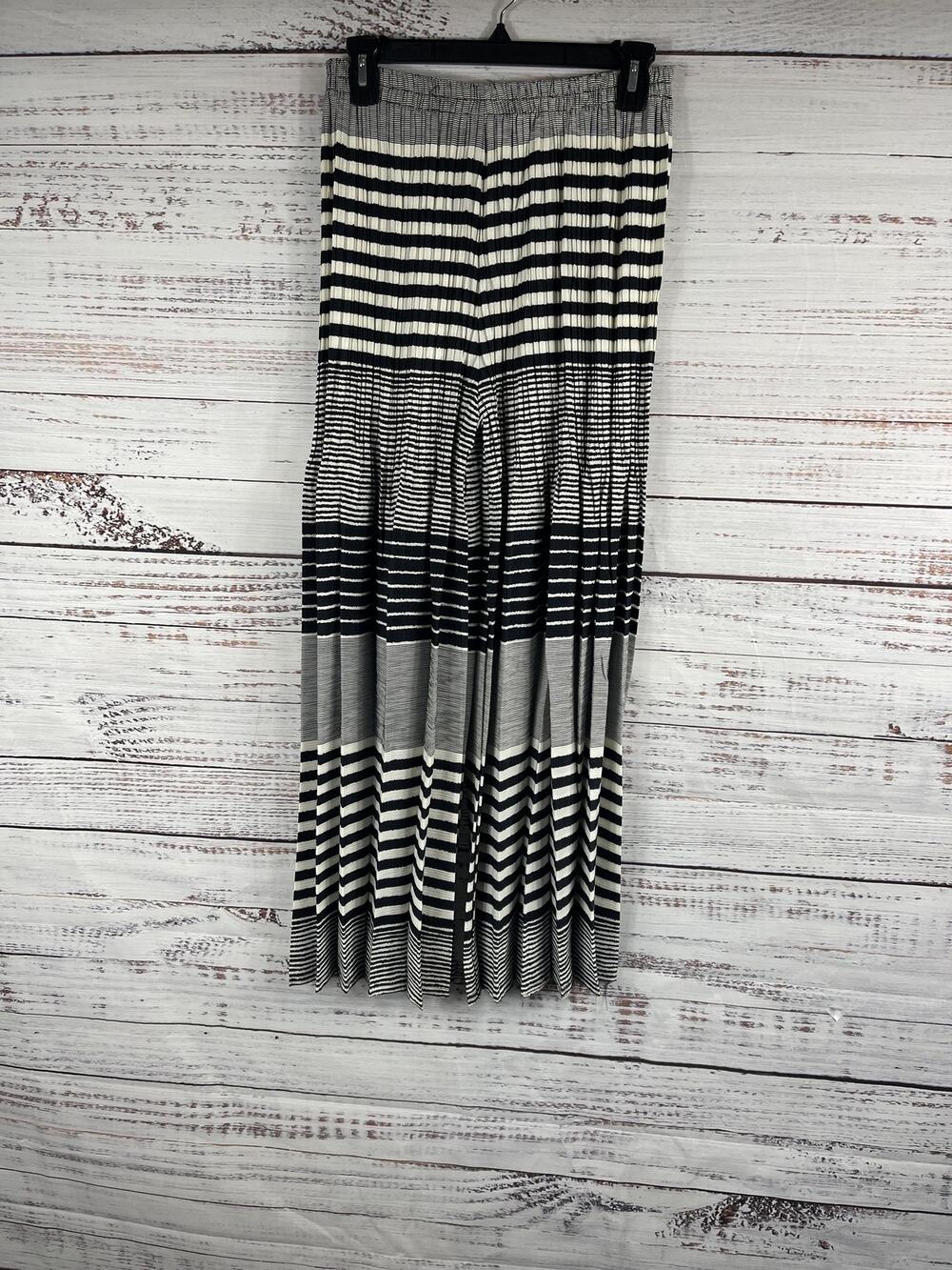 Damee Pants Women's Size Medium Black White Gray Pleated Elastic Waist Striped